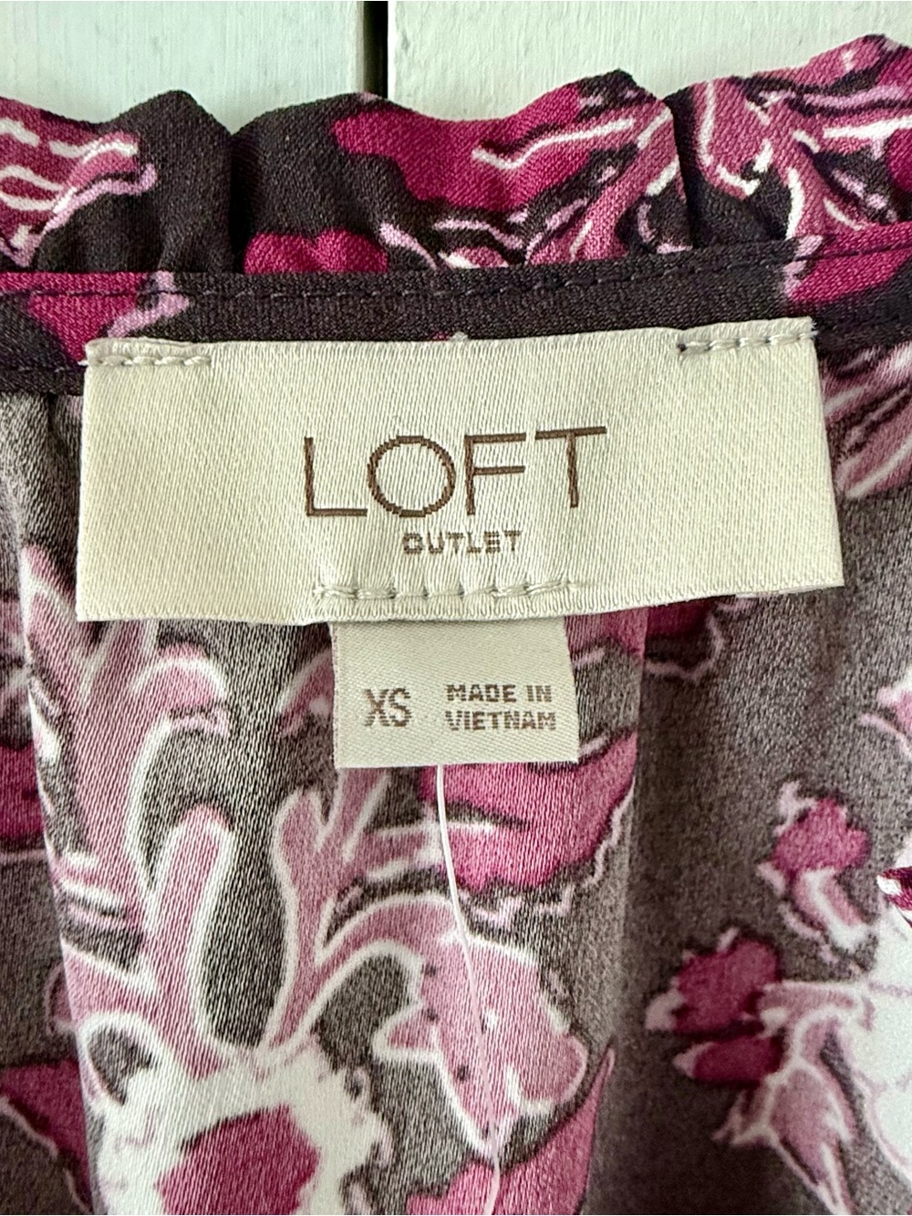 LOFT Outlet Floral V-Neck Ruffle Sleeve Maxi Dress - XS - Picture 3 of 10